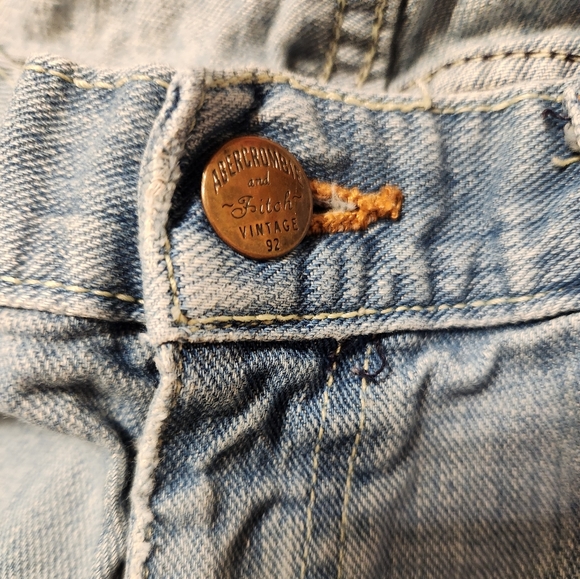 Abercrombie and Fitch Vintage 92 Light wash jeans wide leg - Picture 11 of 11